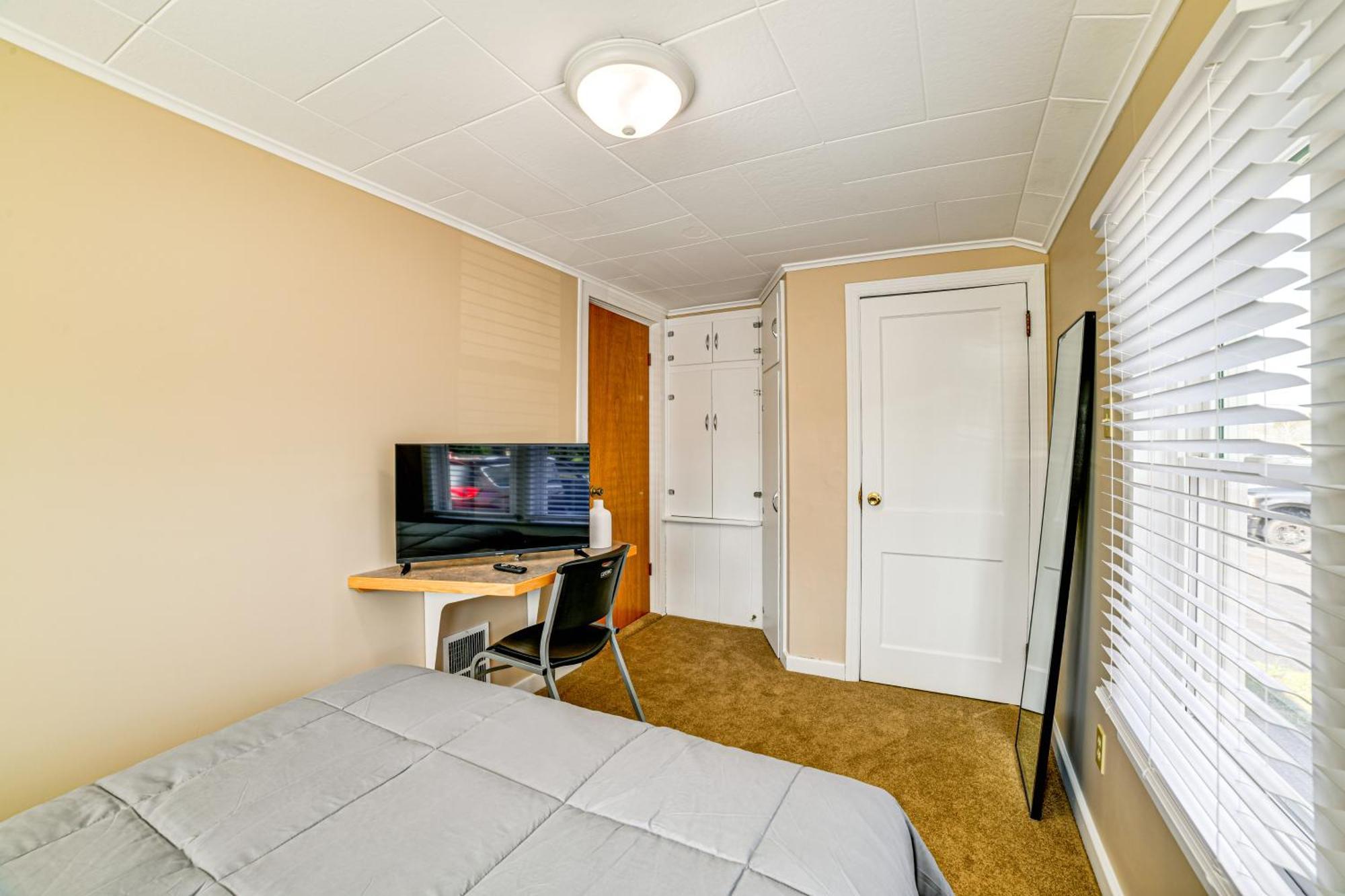 Less Than 2 Mi To Suny Cortland Unit With Private Parking Екстер'єр фото